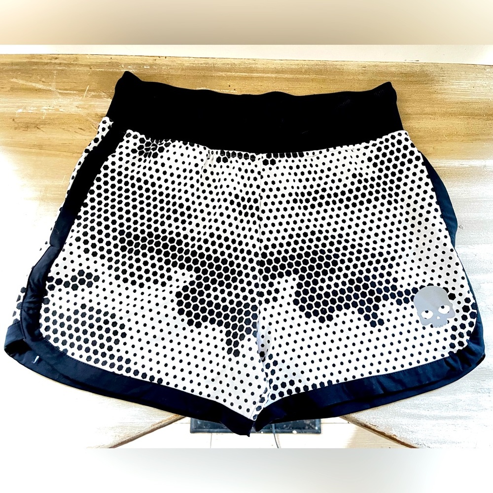 Women’s Black/White Hydrogen Camouflage Shorts Medium